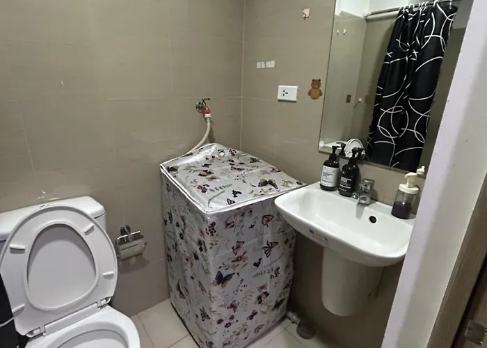 Shore Residences Walking Distance To Mall Of And Near Airport *